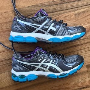 Size 8 Asics IGS gel